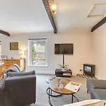 Host & Stay - The Burrow