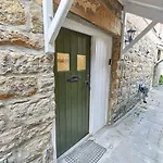 Host & Stay - The Burrow