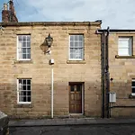 Luxe Design - Grade II Listed Cottage - Heart Of Alnwick