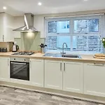 Host & Stay - Sion Hall Cottage