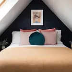 Stylish 5 Bedroom House - Alnwick