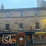 Stunning 3 Bedroom House With Amazing Castle View