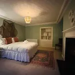 Stunning 3 Bedroom House With Amazing Castle View