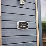 Host & Stay - Forest Green Lodge