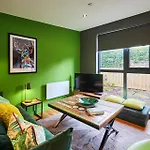 Host & Stay - Forest Green Lodge