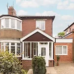 Host & Stay - Newton House
