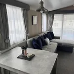 Silver Birch Retreat - Percy Woods Country Retreat With 18 Hole Free Golf