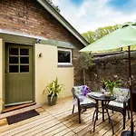 Coach House B & B