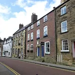 Castleview Bed & Breakfast