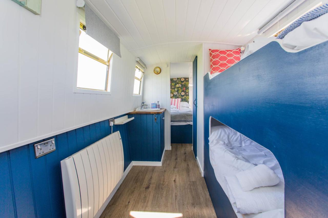 Botel Middlemoor Farm Holidays *