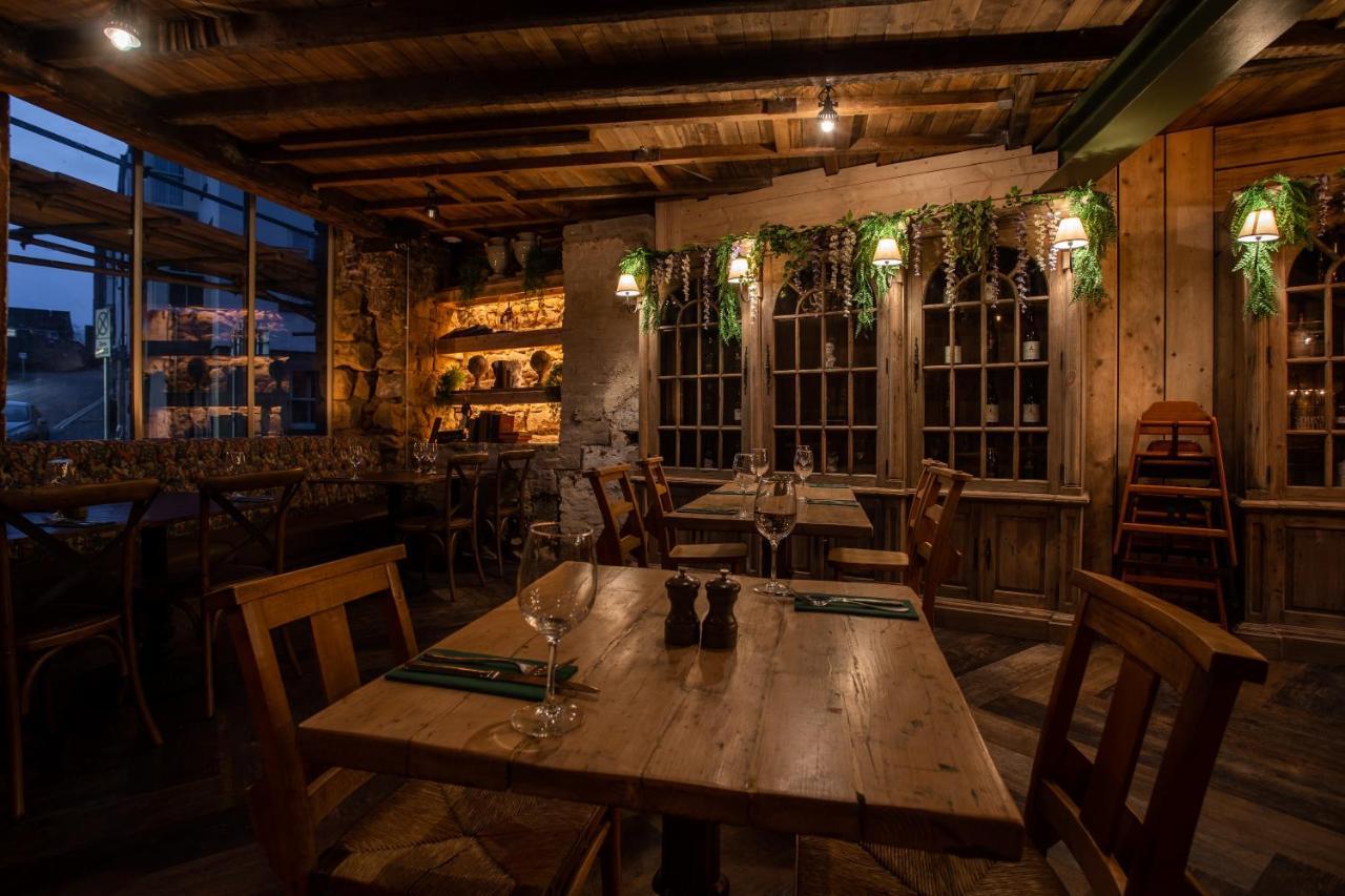 The Dirty Bottles Inn 4*
