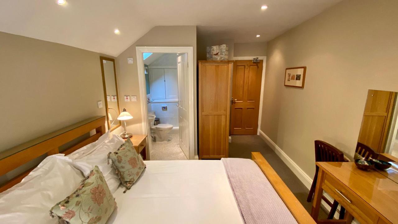 Tate House Guest house 4*