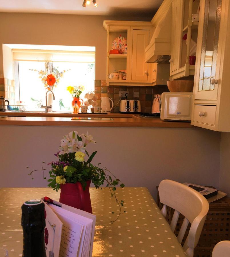 Peaseblossom House, A Charming Grade Ii Listed Building, In A Great Location In *