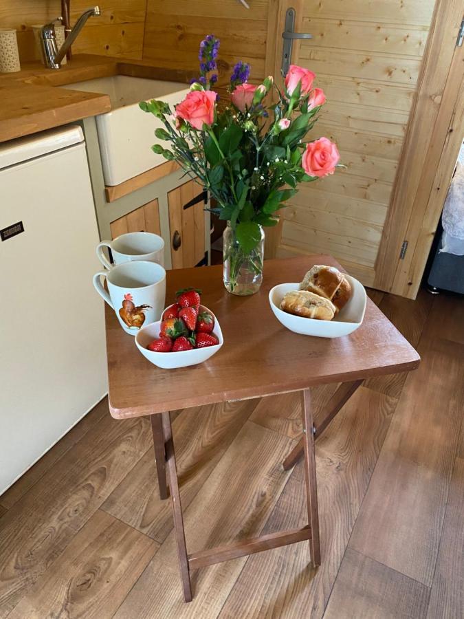 Pinkys Pod At Rock * Alnwick
