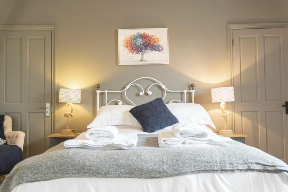 Holiday home Treetops, *