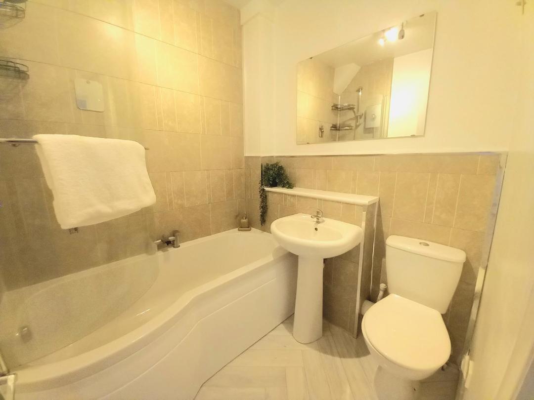 Angel Lane Apartment