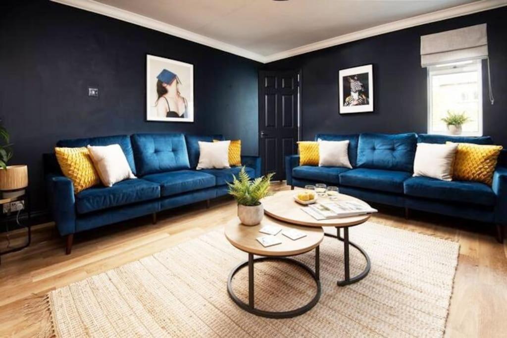 Stylish 5 Bedroom House - *