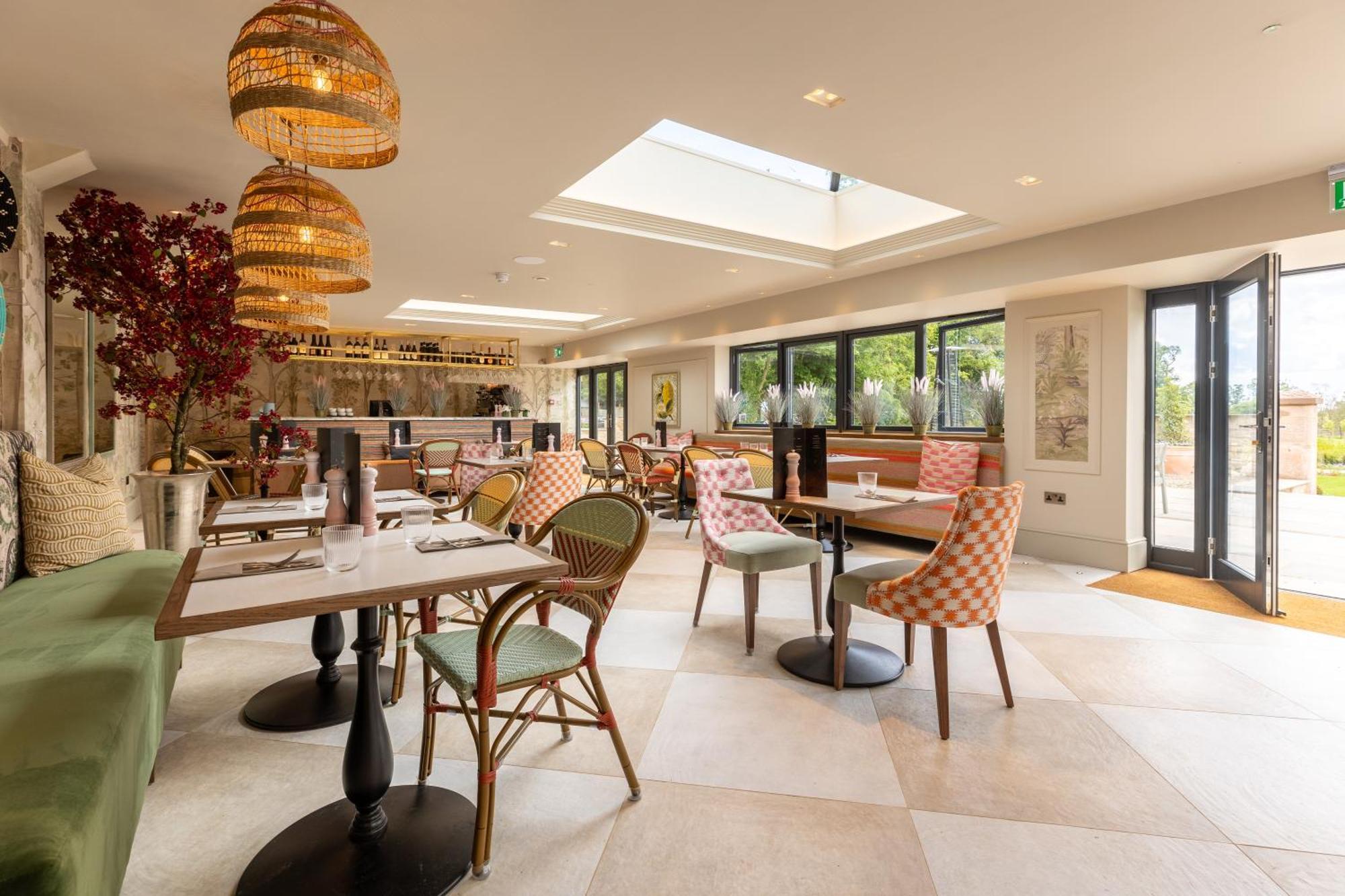 Hotel The Tempus At Charlton Hall Estate *