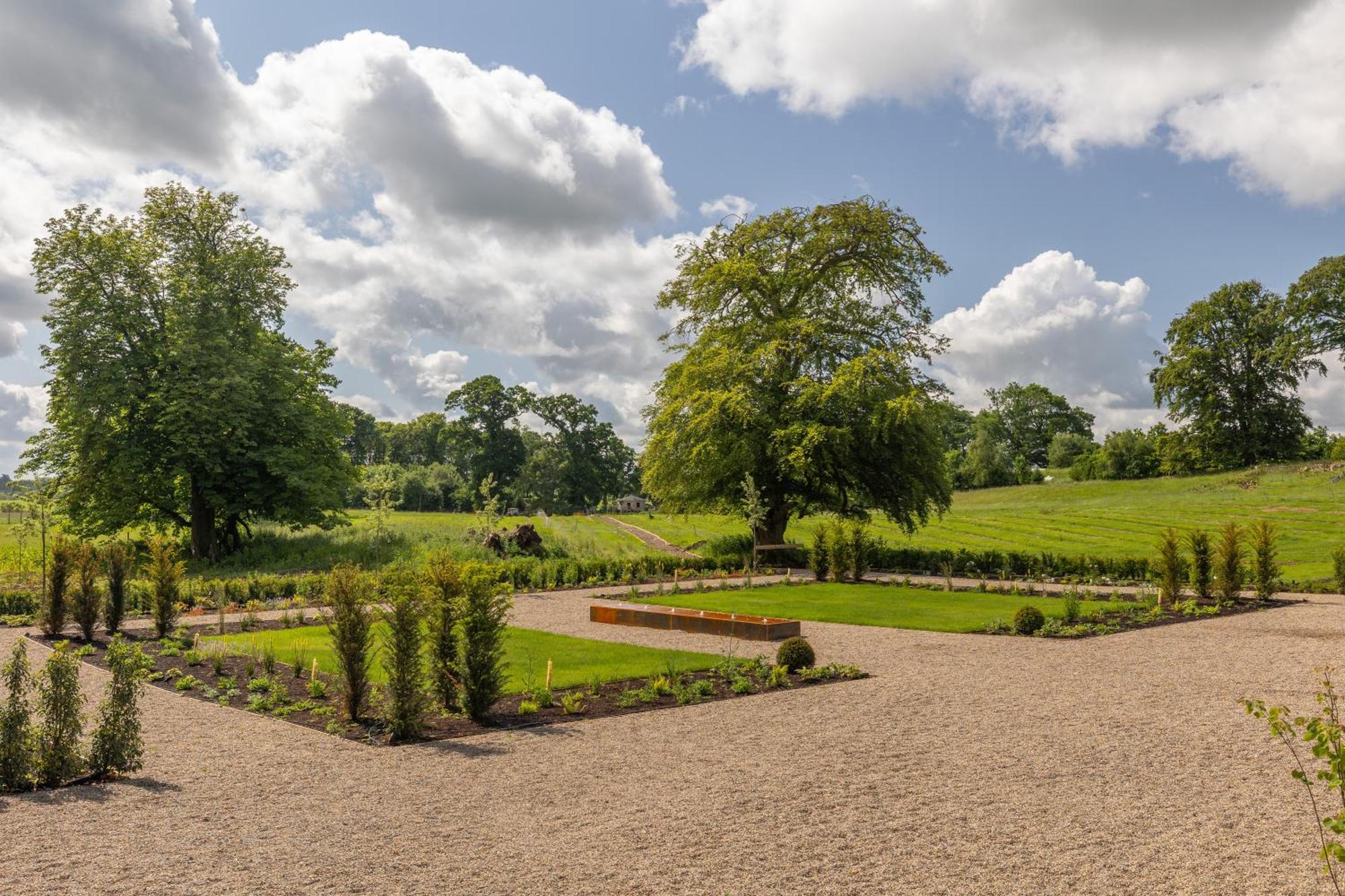 Hotel The Tempus At Charlton Hall Estate *
