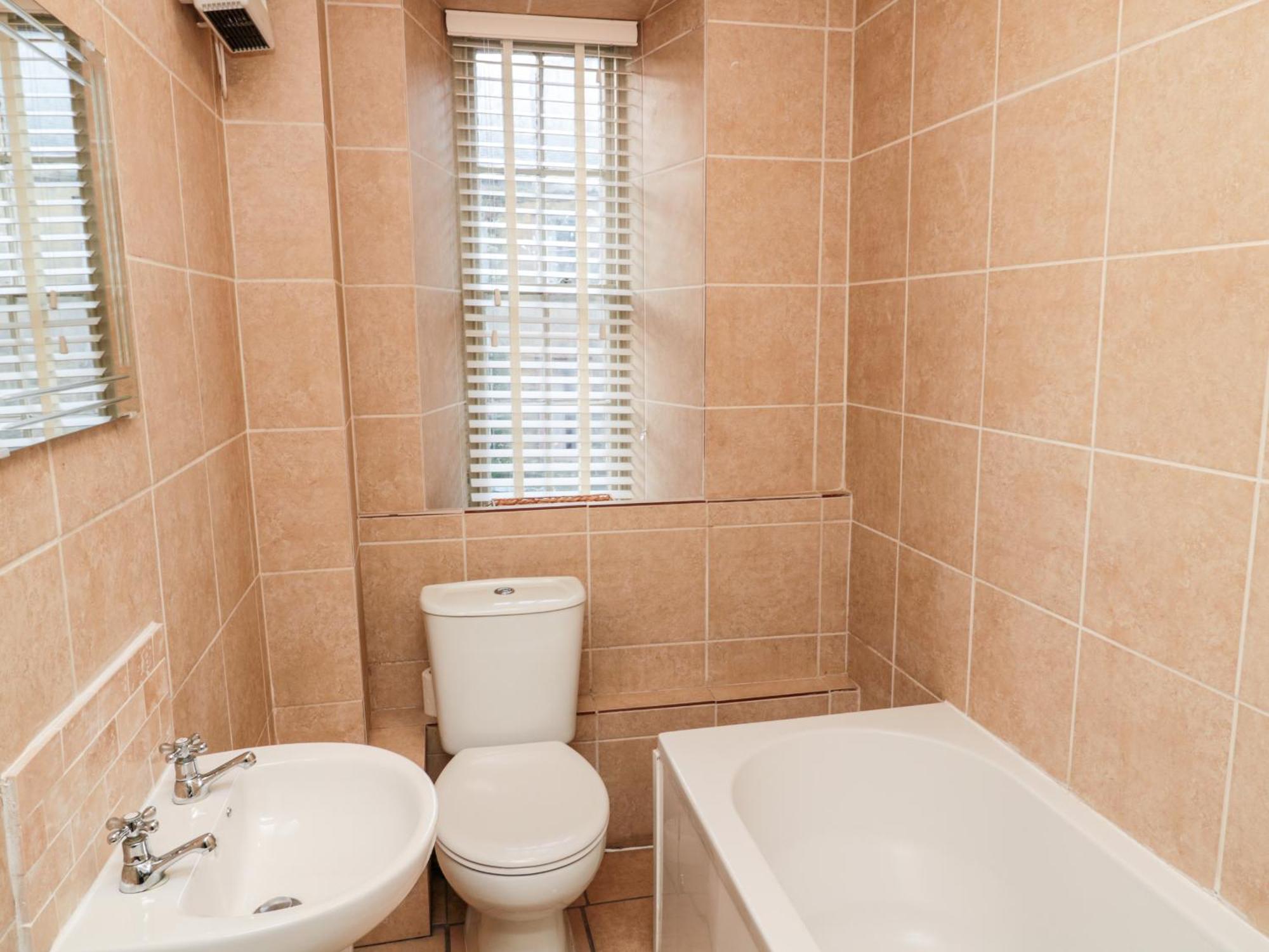Apartment Upper Oakwood *