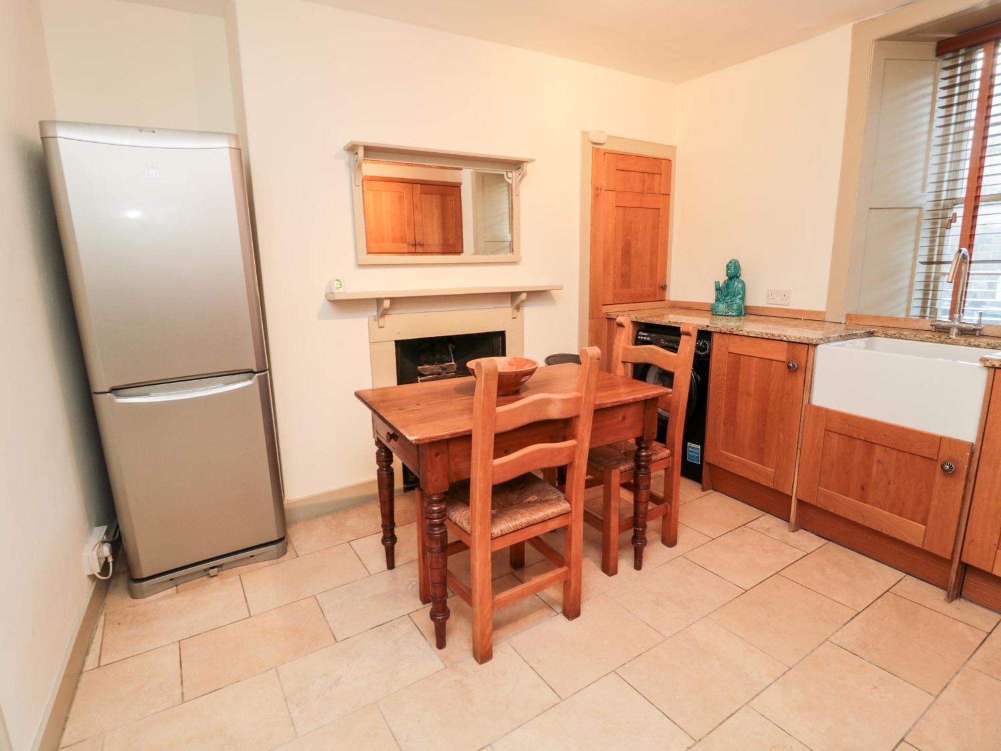 Upper Oakwood Apartment