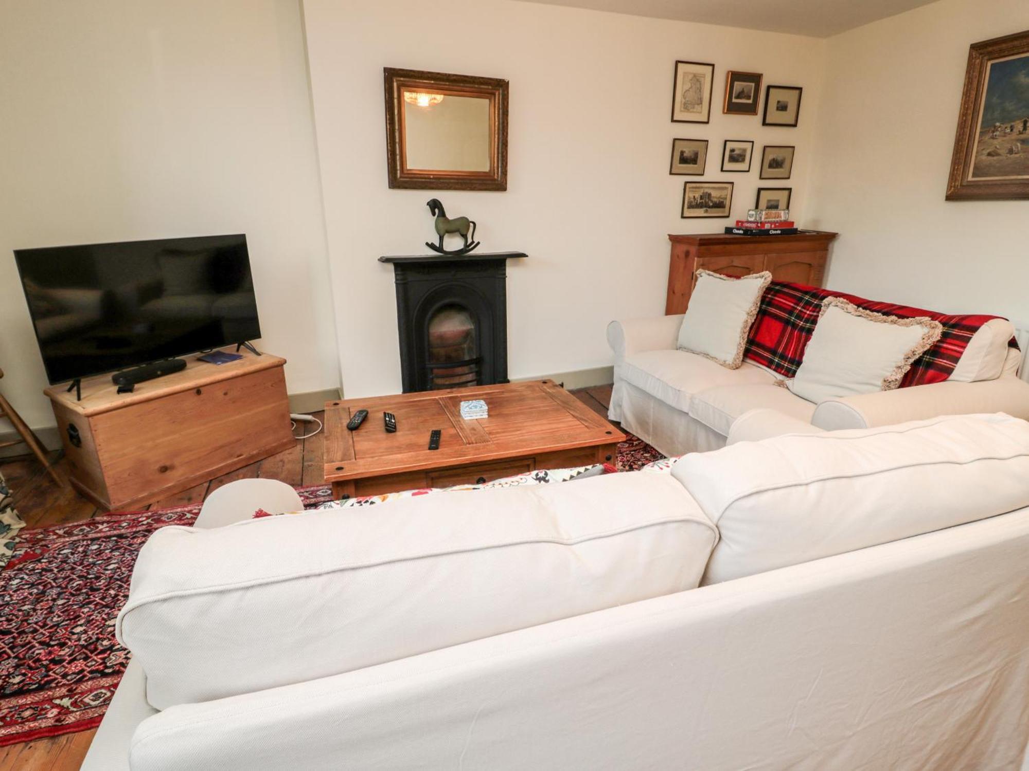Upper Oakwood Apartment