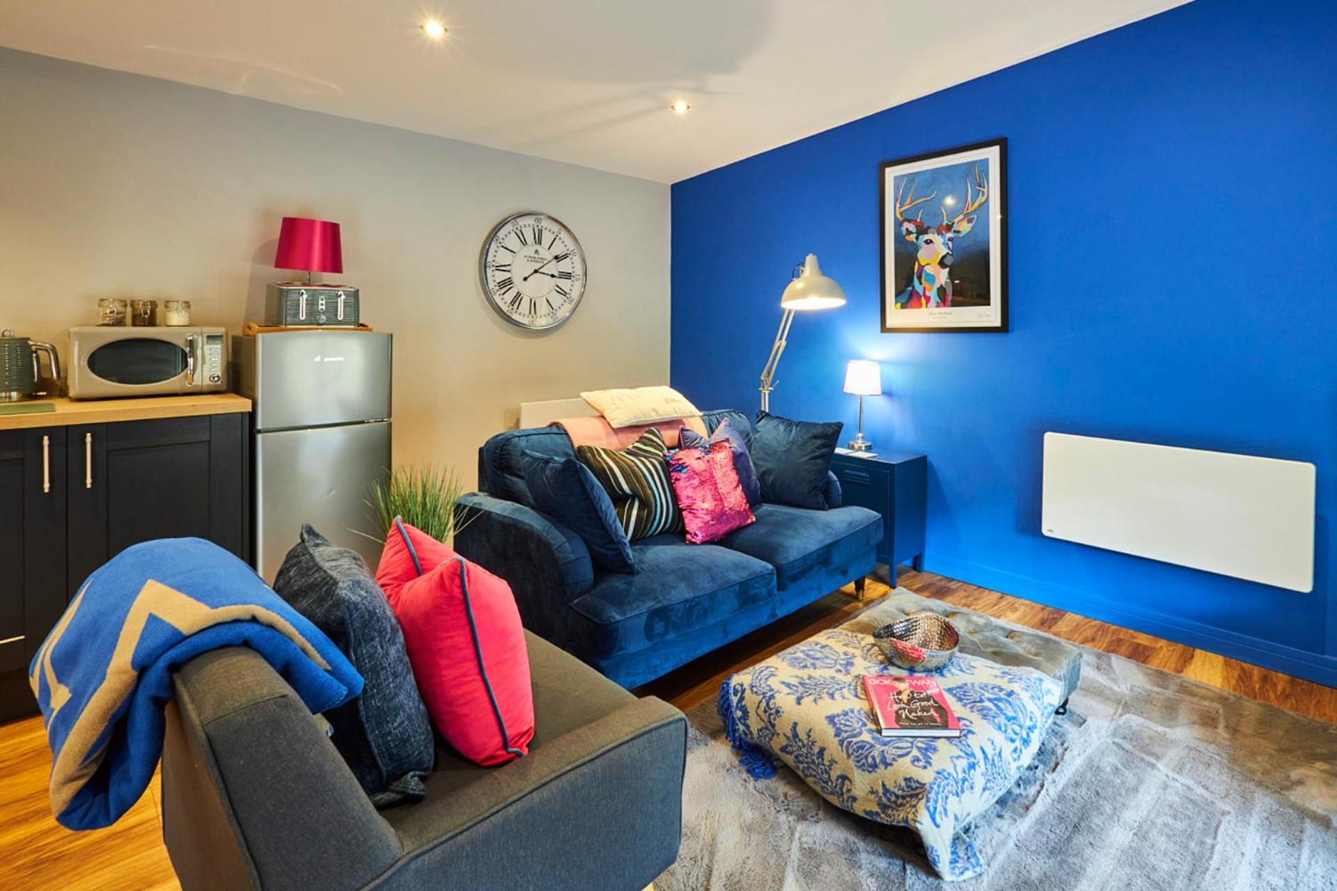 Host & - Ocean Blue * Alnwick