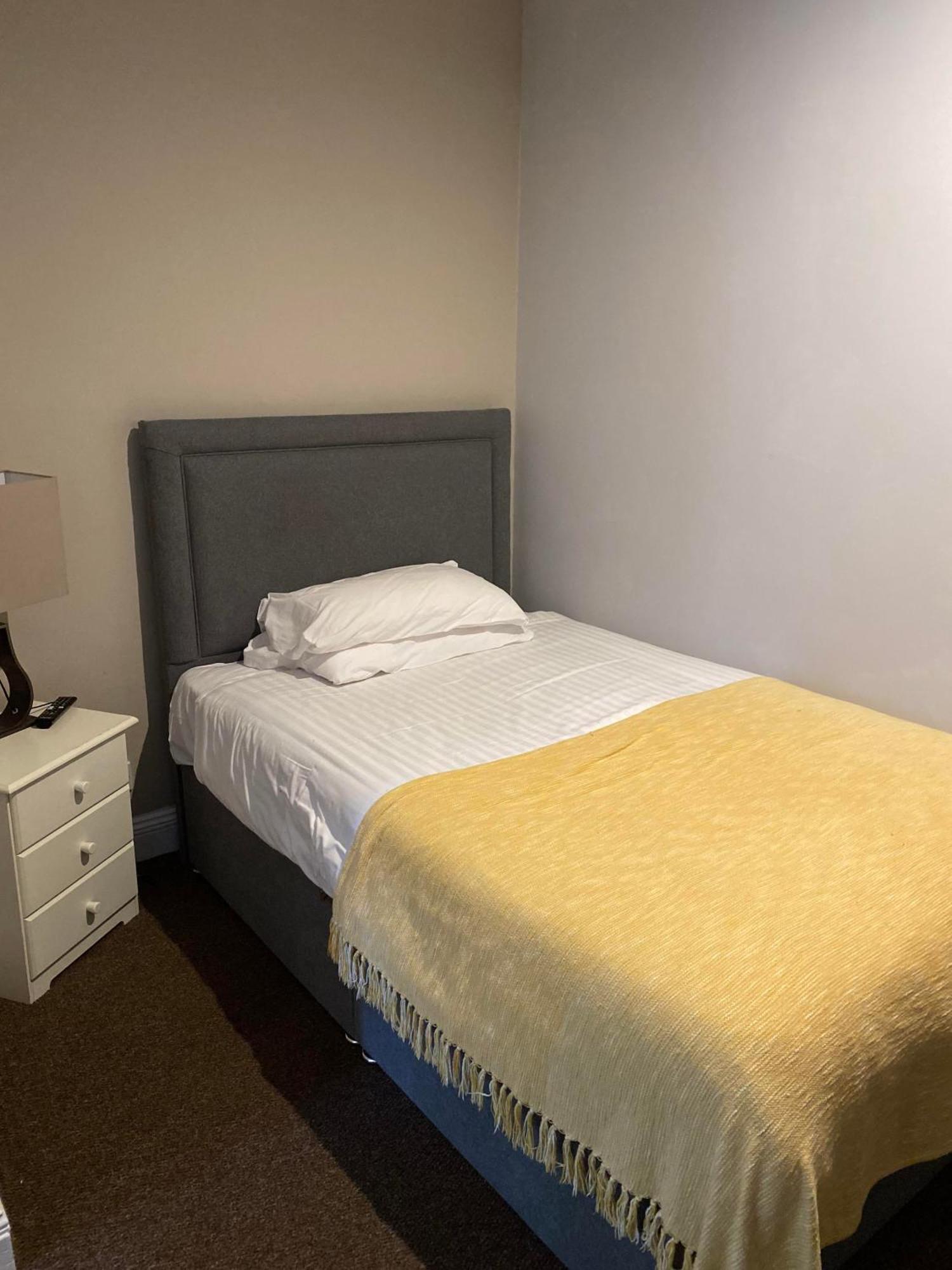 Hotel The Oaks 3*