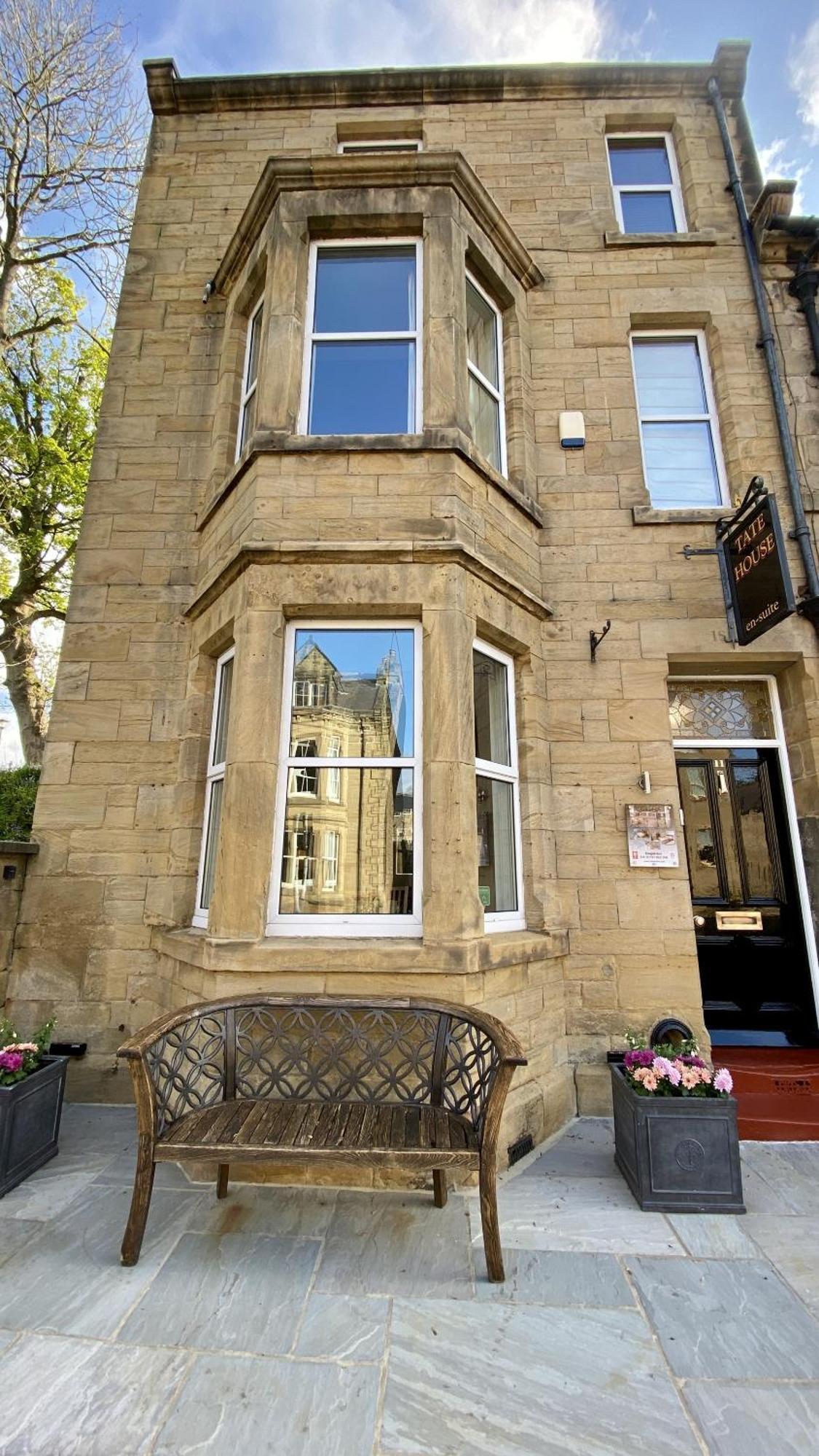 Tate House Guest house 4*