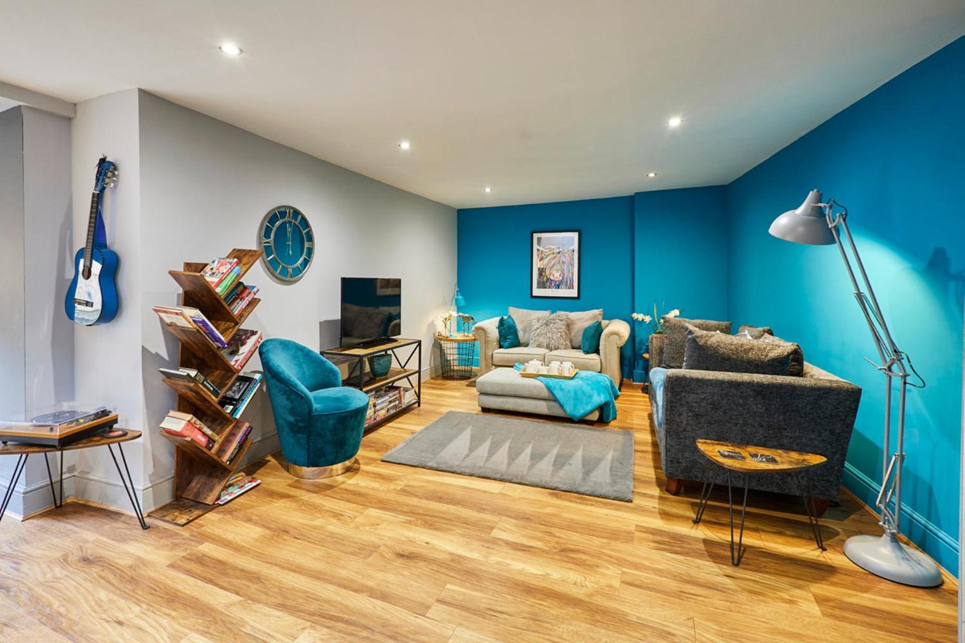 Host & - Narrowgate * Alnwick