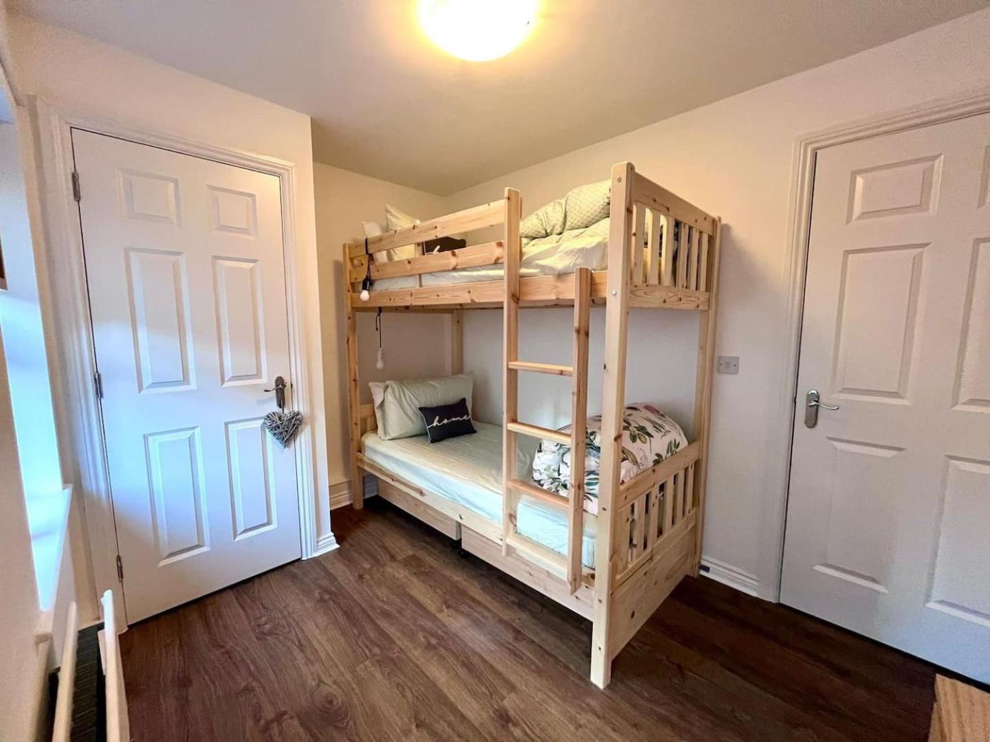 Beautiful 3 Bedroom In The Heart Of *