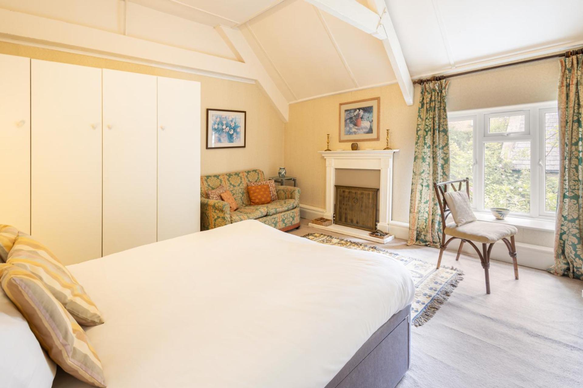 Host & - Summerhill Court Apartment