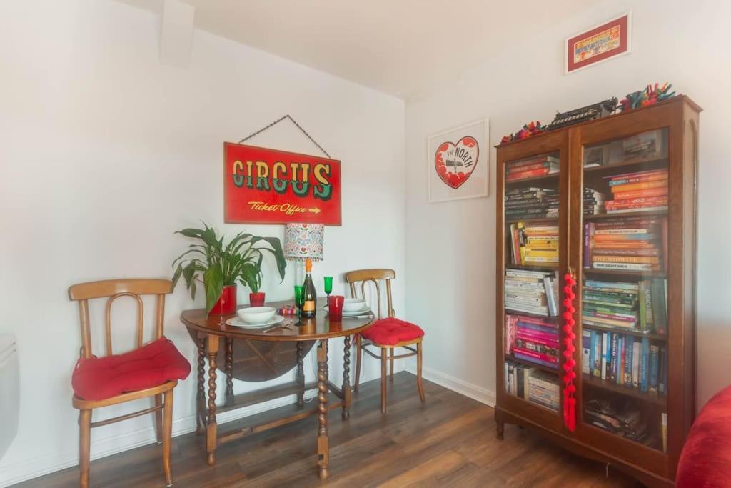 Book Nook - Dog Friendly