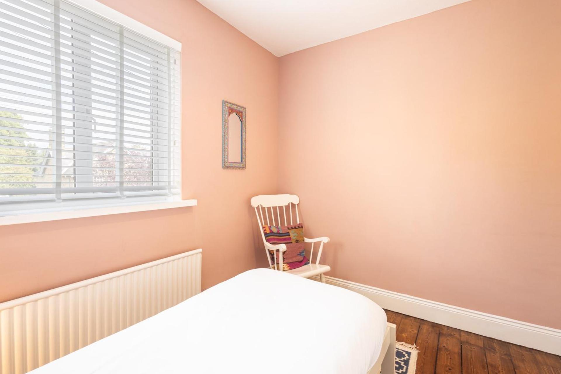 Host & - Newton House Alnwick