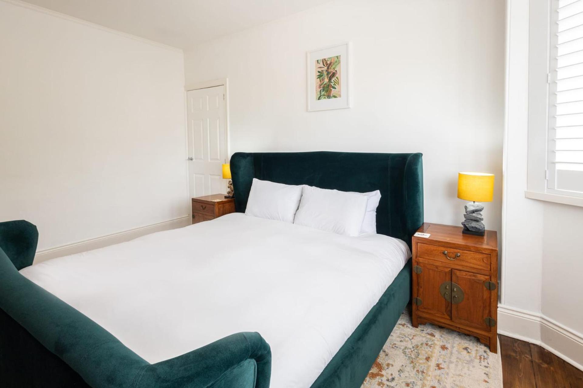 Host & - Newton House * Alnwick