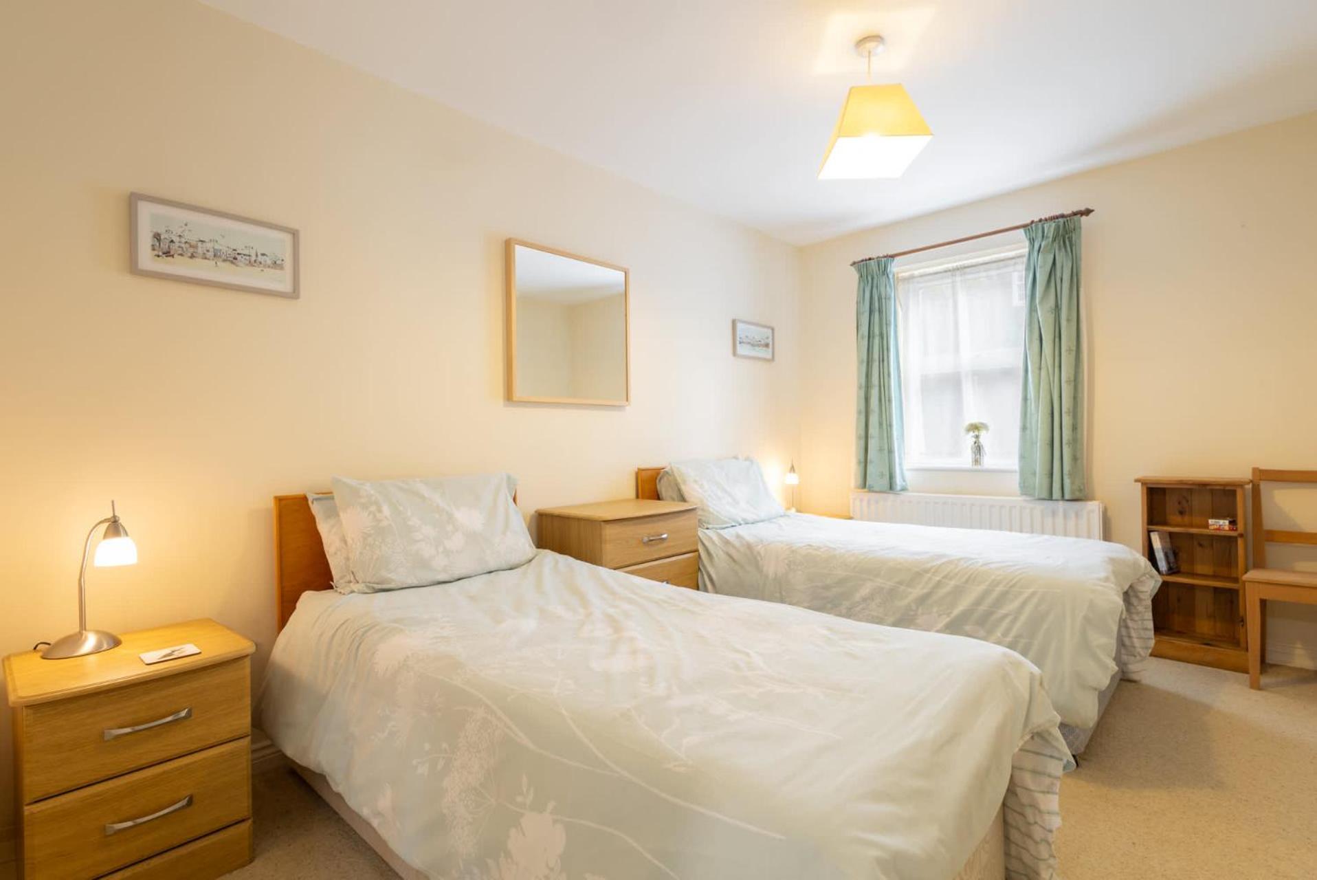 Host & - No 12 Alnwick