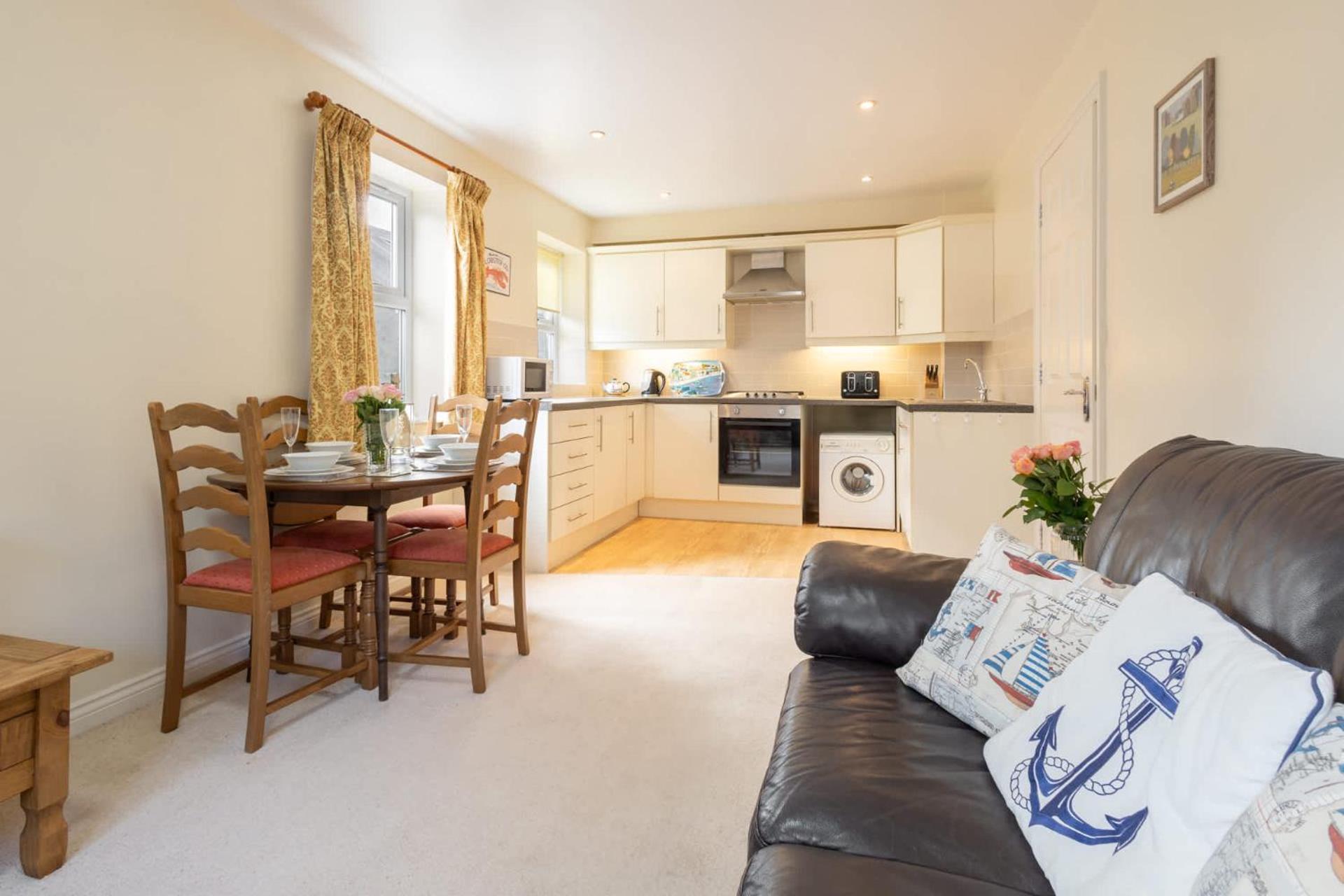 Host & - No 12 Apartment