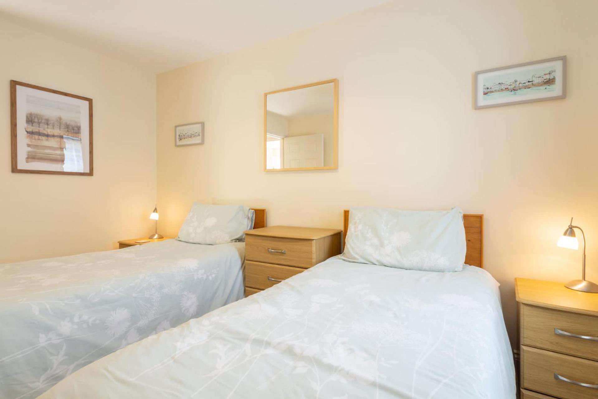 Apartment Host & - No 12