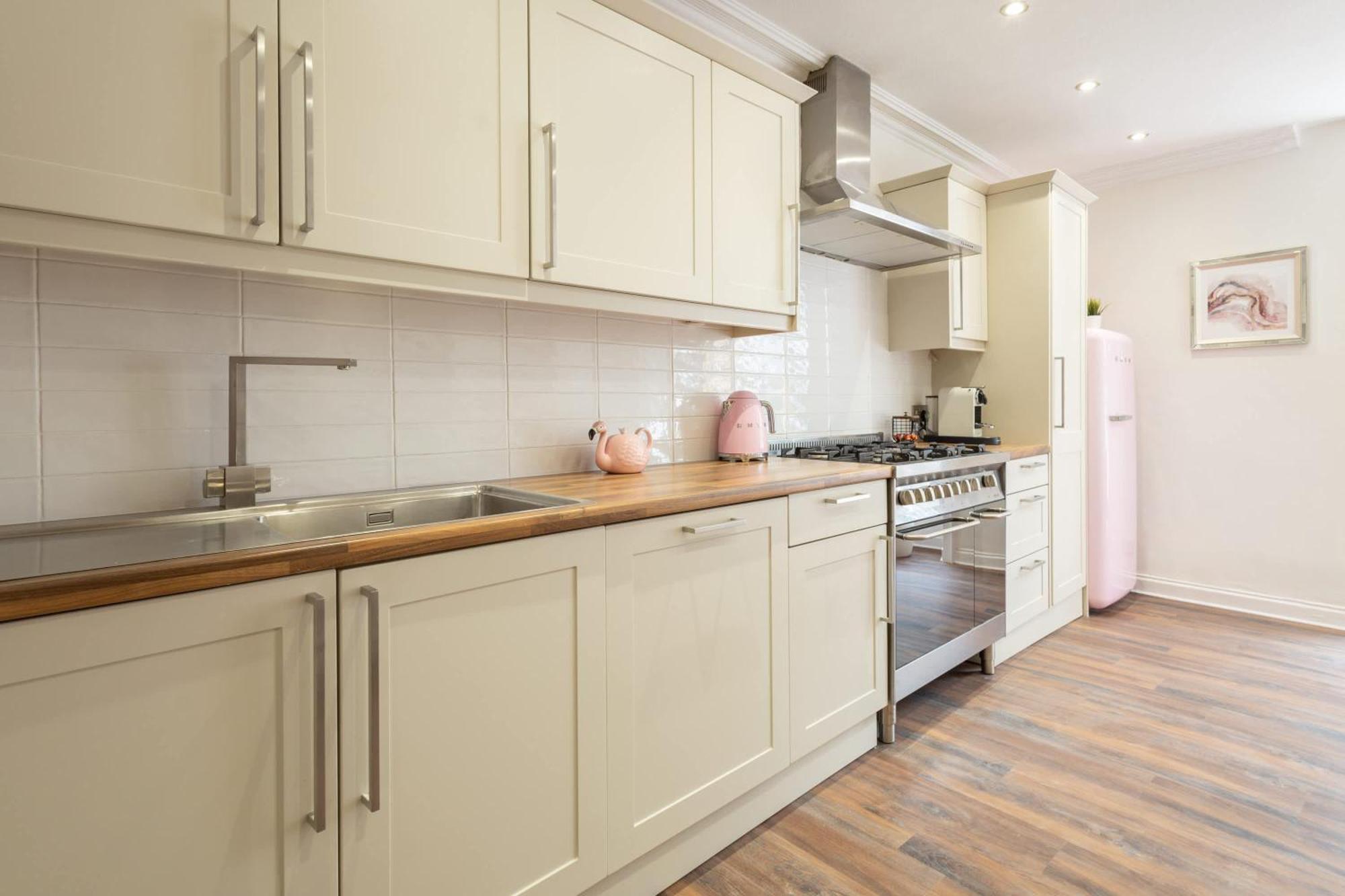 Host & - Yule House Alnwick