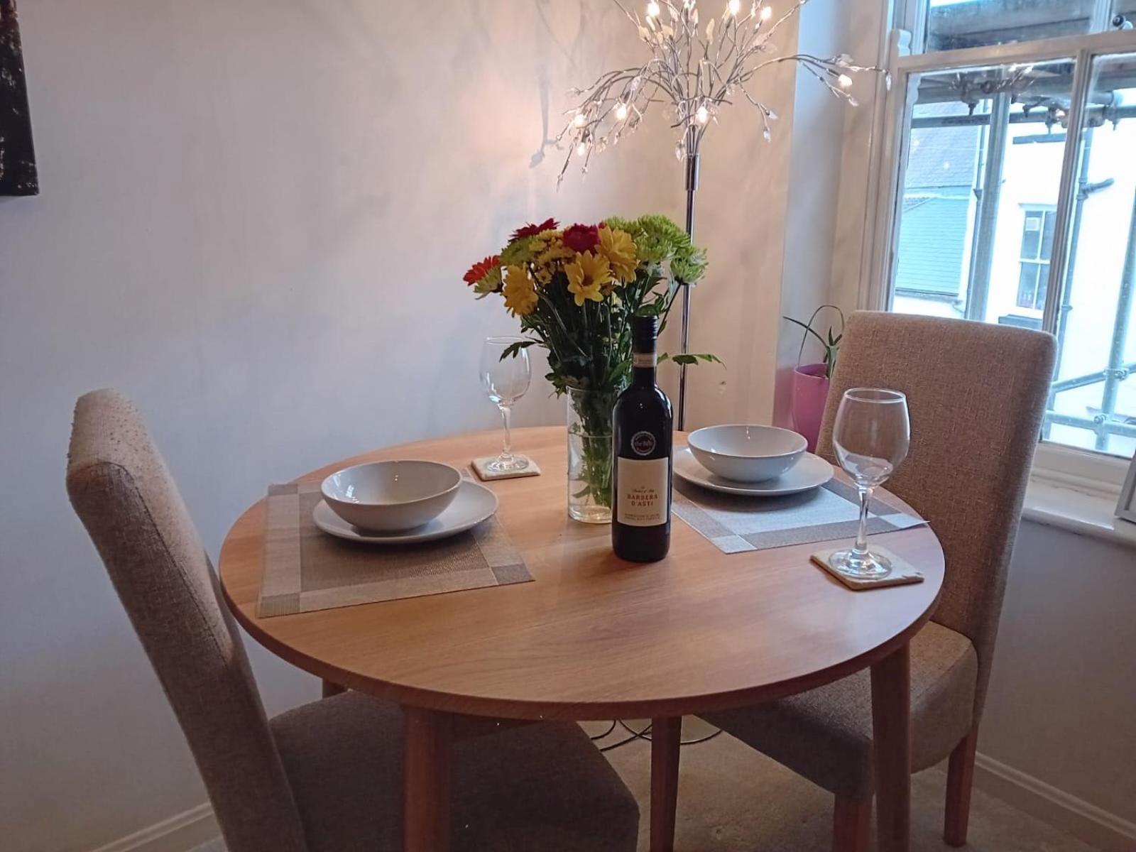 Town Centre Apartment *