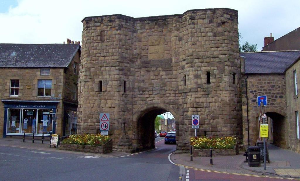 Town Centre Apartment *