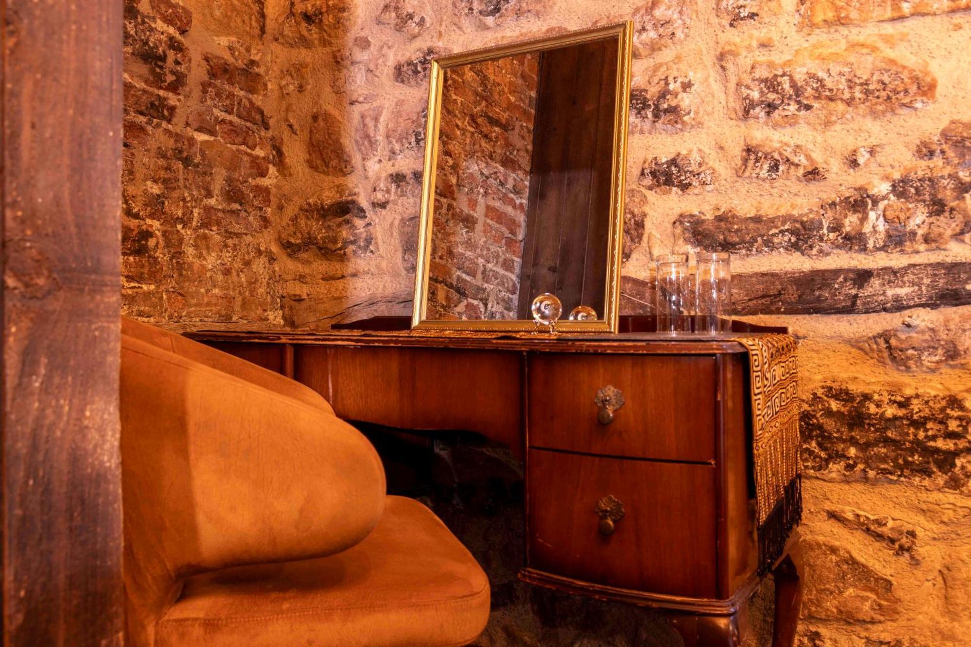 Inn The Dirty Bottles Alnwick