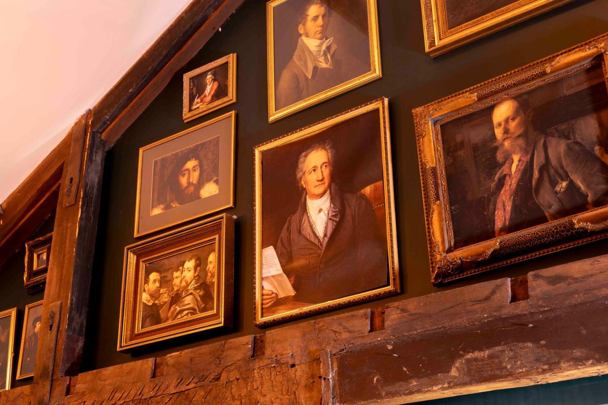 The Dirty Bottles Inn 4*