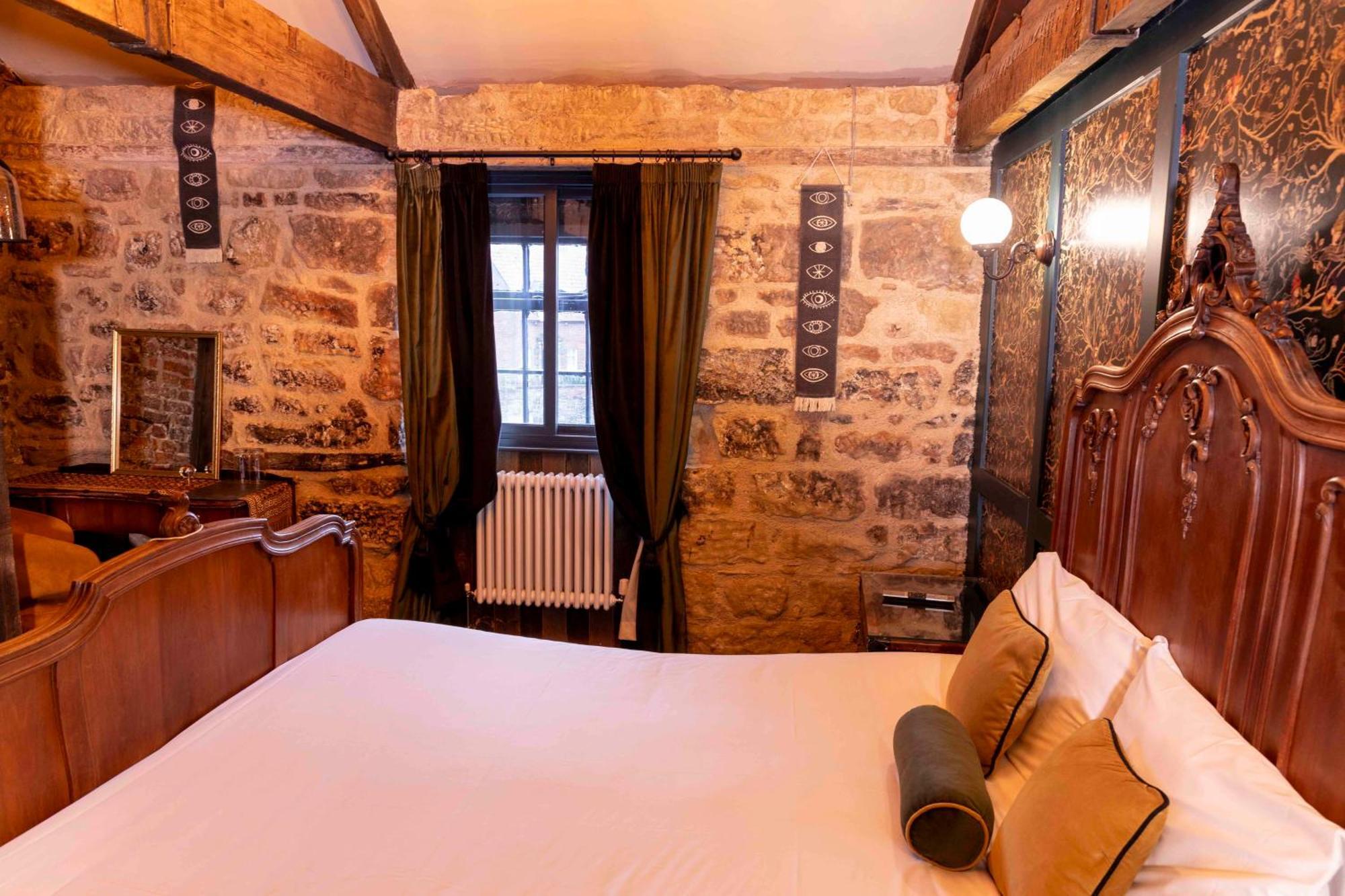 Inn The Dirty Bottles 4*