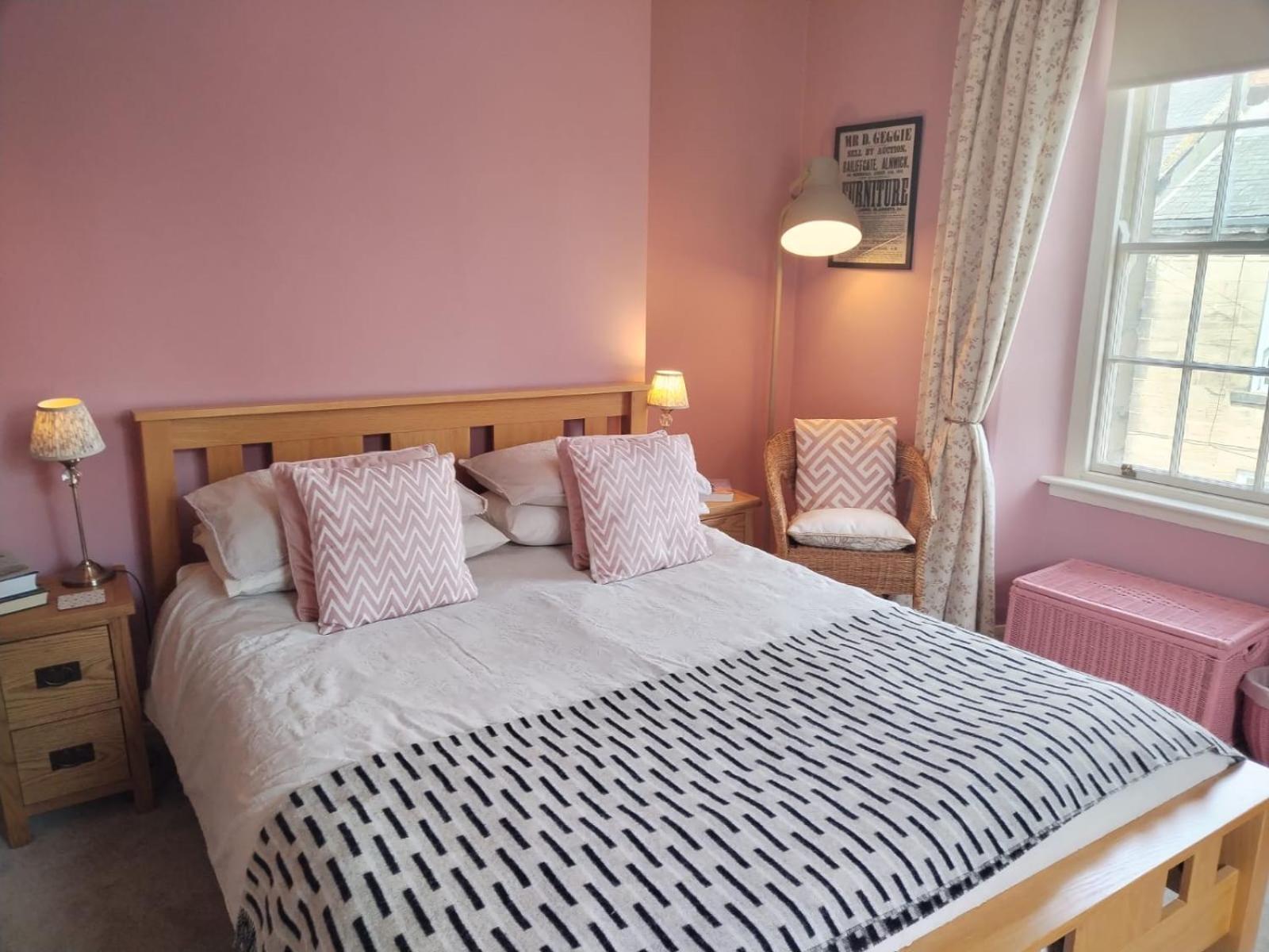 Peaseblossom House, A Charming Grade Ii Listed Building, In A Great Location In *