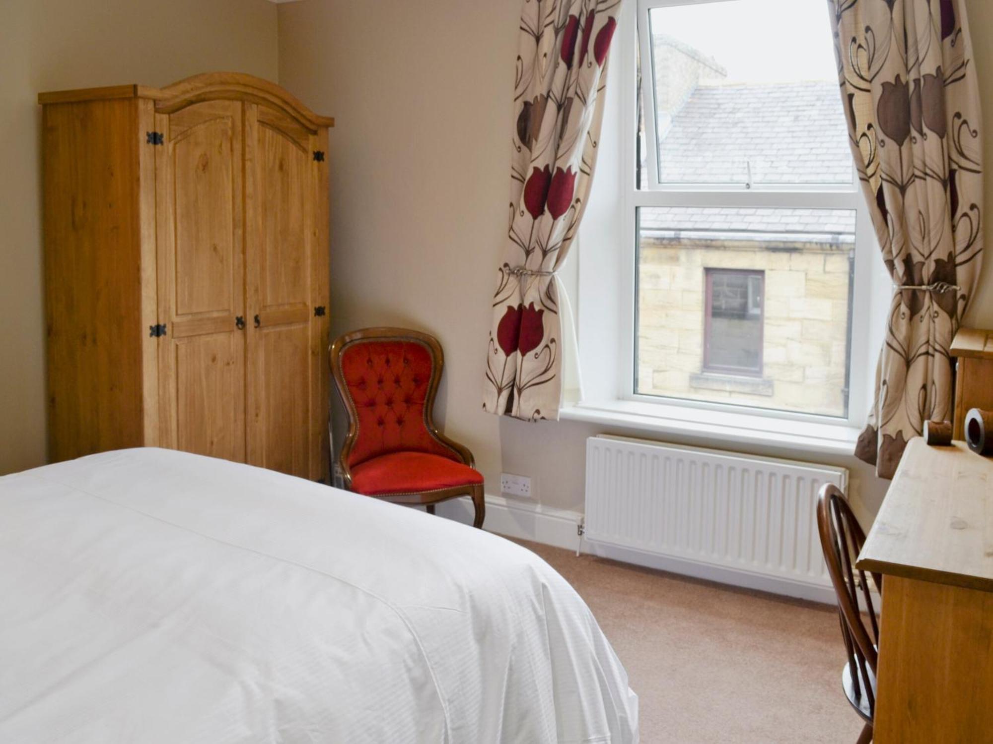 Rosehip * Alnwick