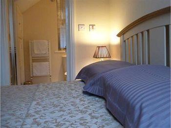 Tate House 4*