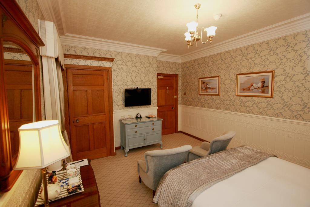 West Acre House 5*