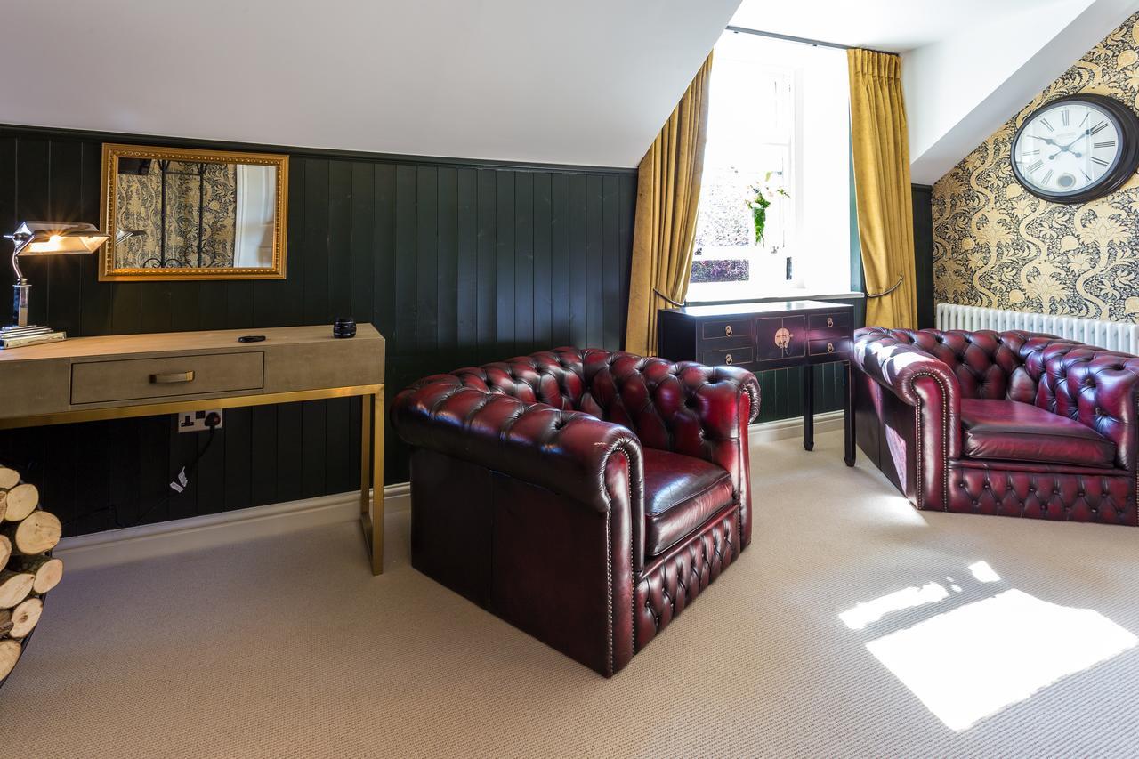 The Dirty Bottles Inn 4*