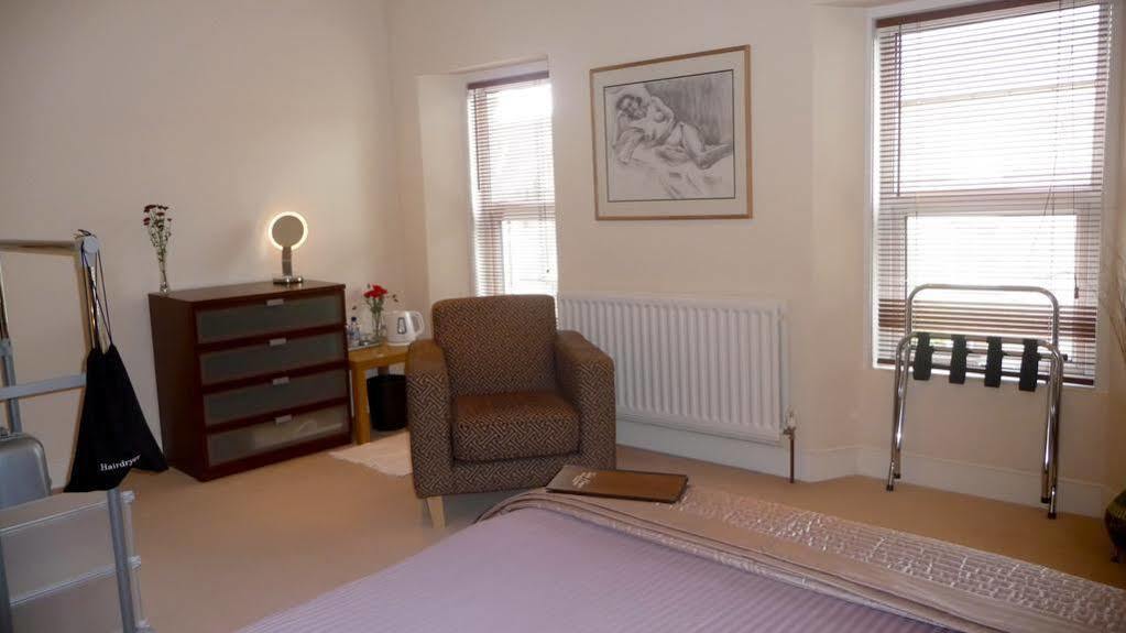 Tate House Guest house 4*